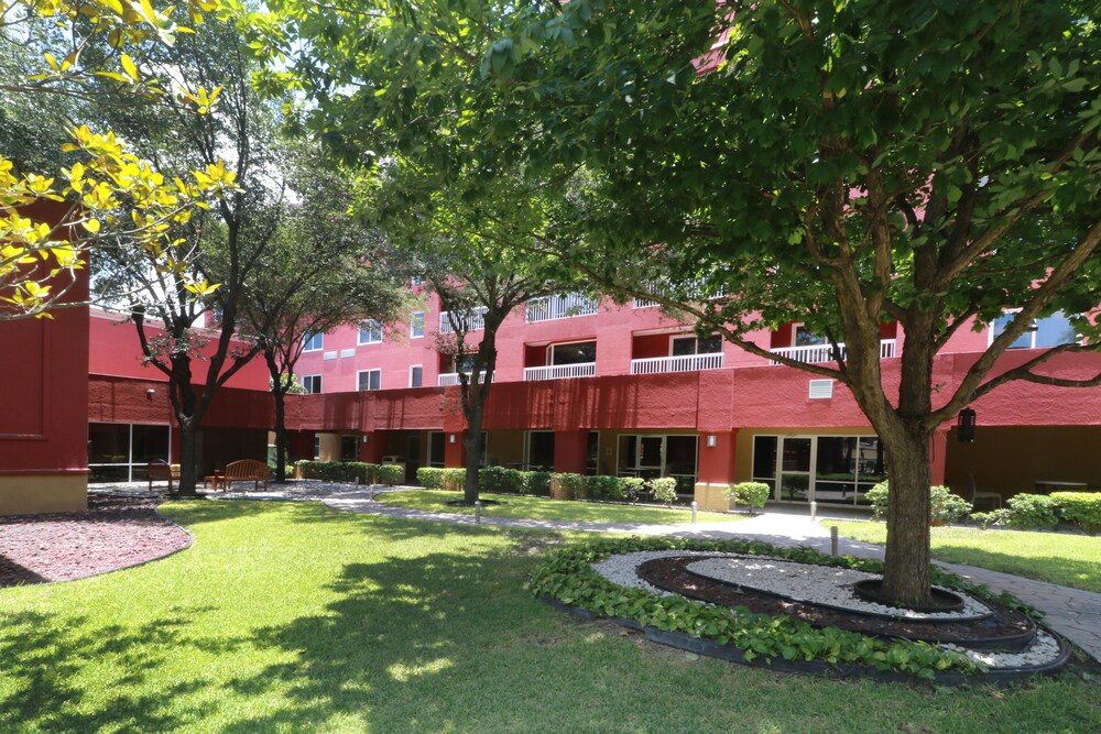 Courtyard by Marriott Monterrey Airport