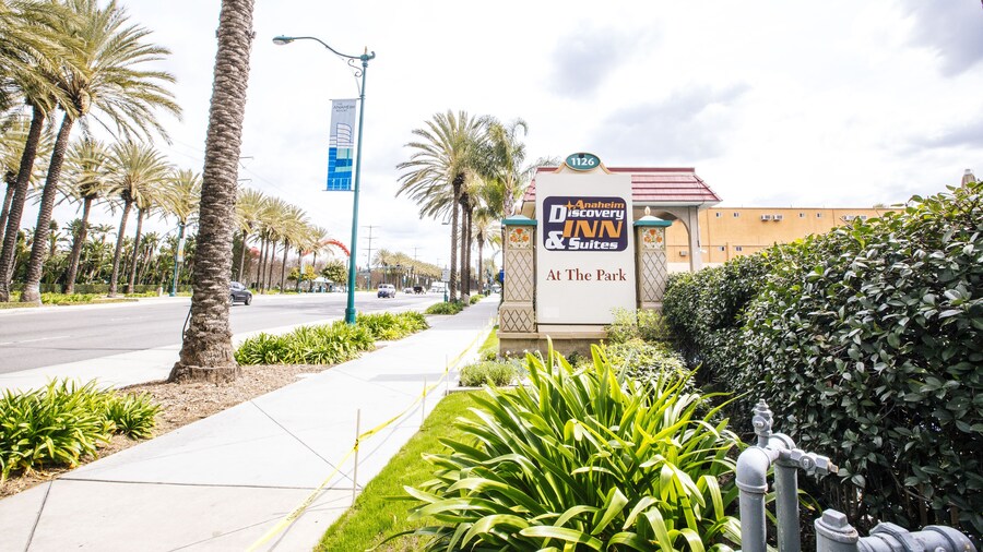 Anaheim Discovery Inn & Suites