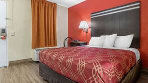 Iron/ironing board, free WiFi, linens