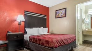 Iron/ironing board, free WiFi, linens