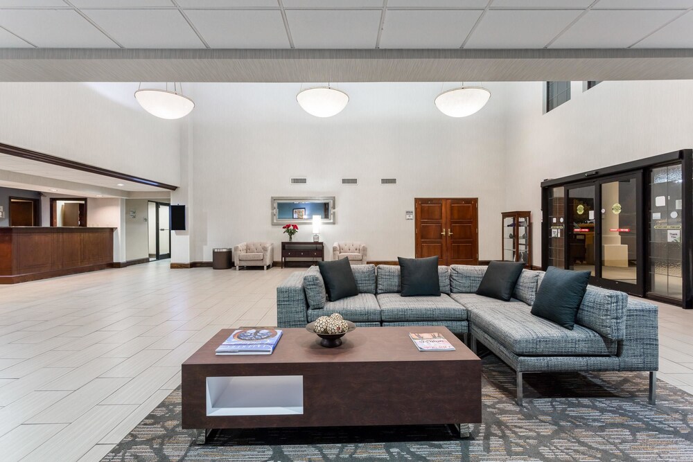 Lobby, Wingate by Wyndham High Point