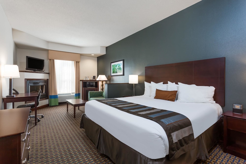 Room, Wingate by Wyndham High Point