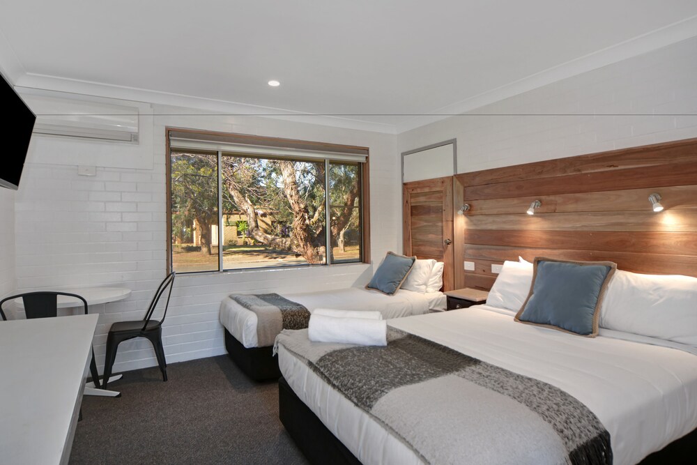 Pleasant Way River Lodge