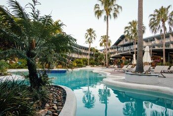 mantra club crocodile