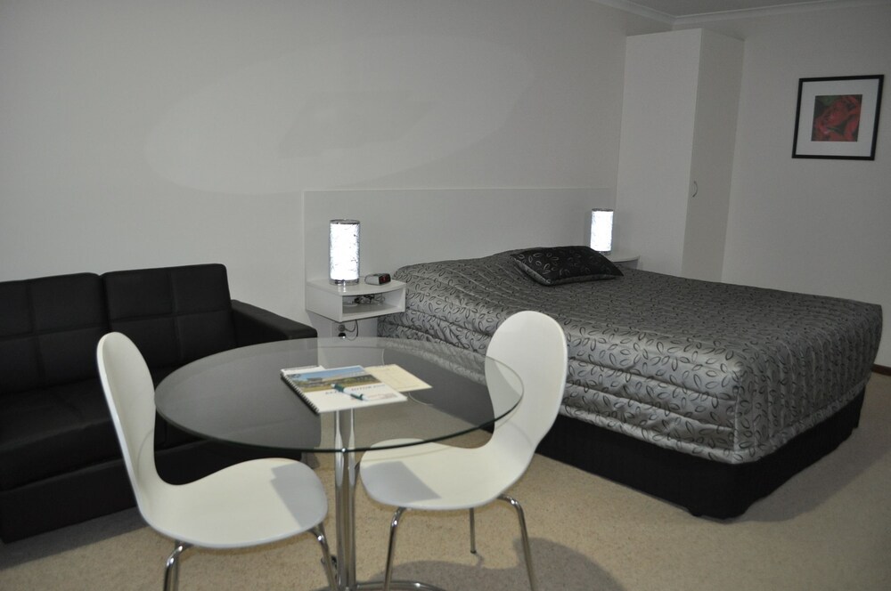 Keith Motor Inn