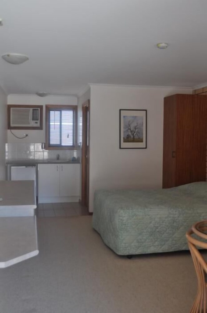 Keith Motor Inn