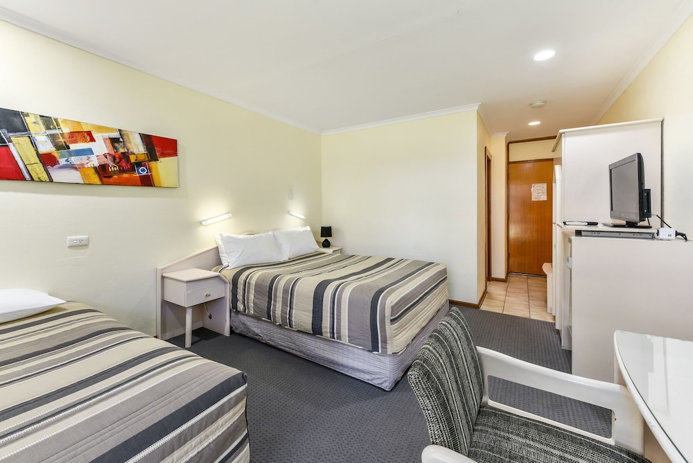 William Macintosh Motor Lodge