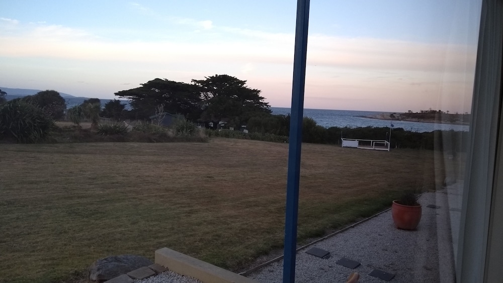 Diamond Island Resort & Bicheno Penguin Show