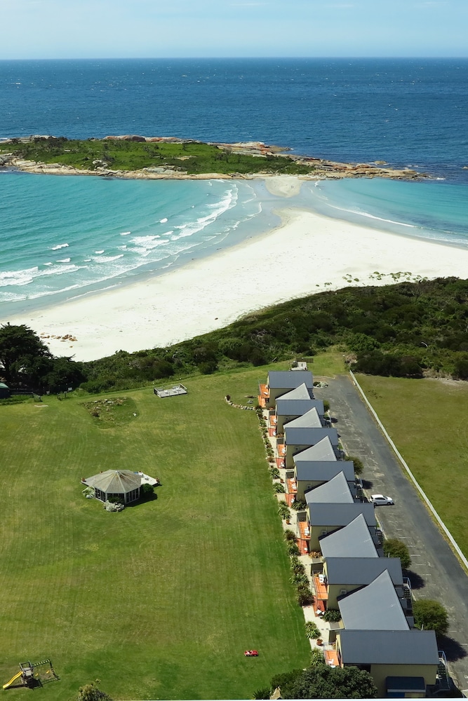 Diamond Island Resort & Bicheno Penguin Show