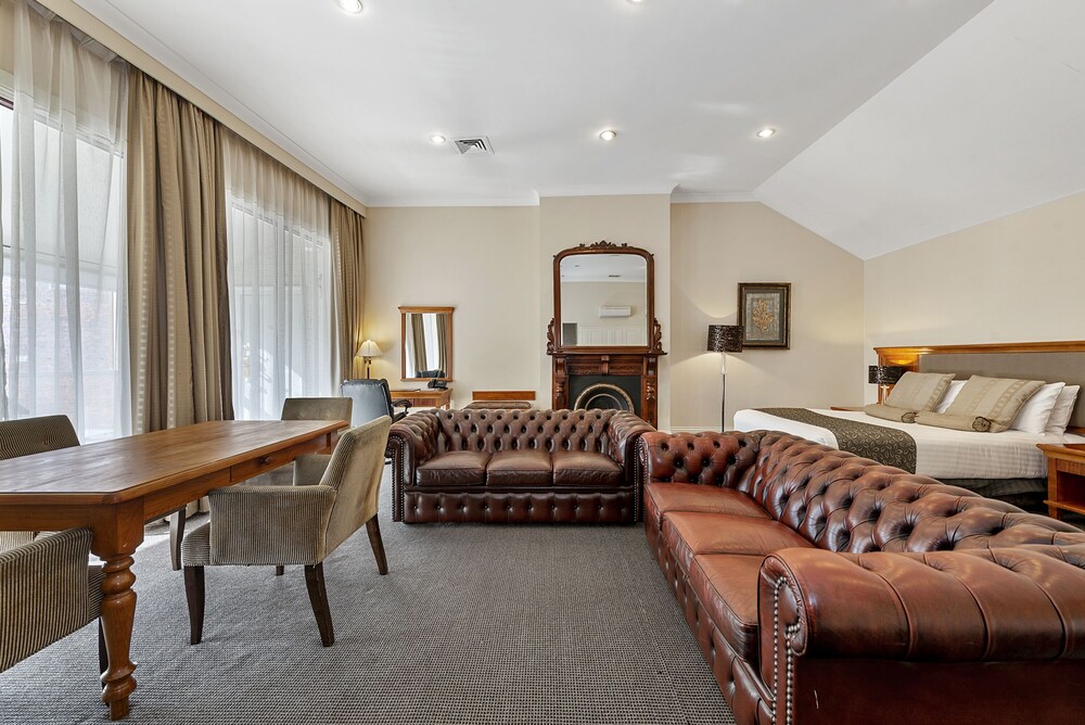 The Grand Hotel Launceston