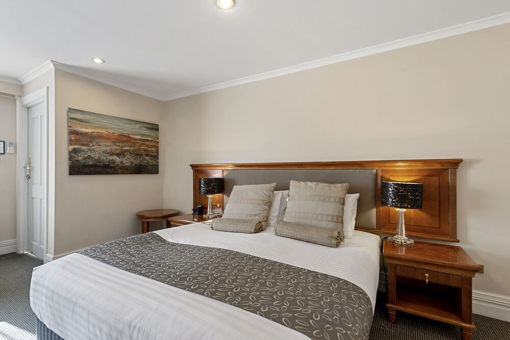 The Grand Hotel Launceston