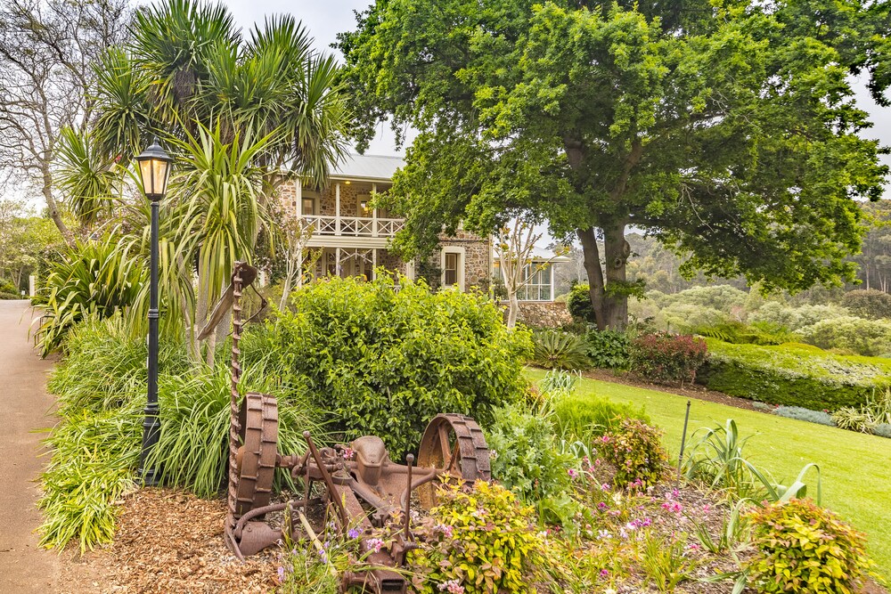 Grand Mercure Basildene Manor
