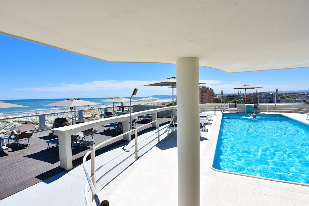 Waldorf Suite Hotel Rimini Italia Expediait