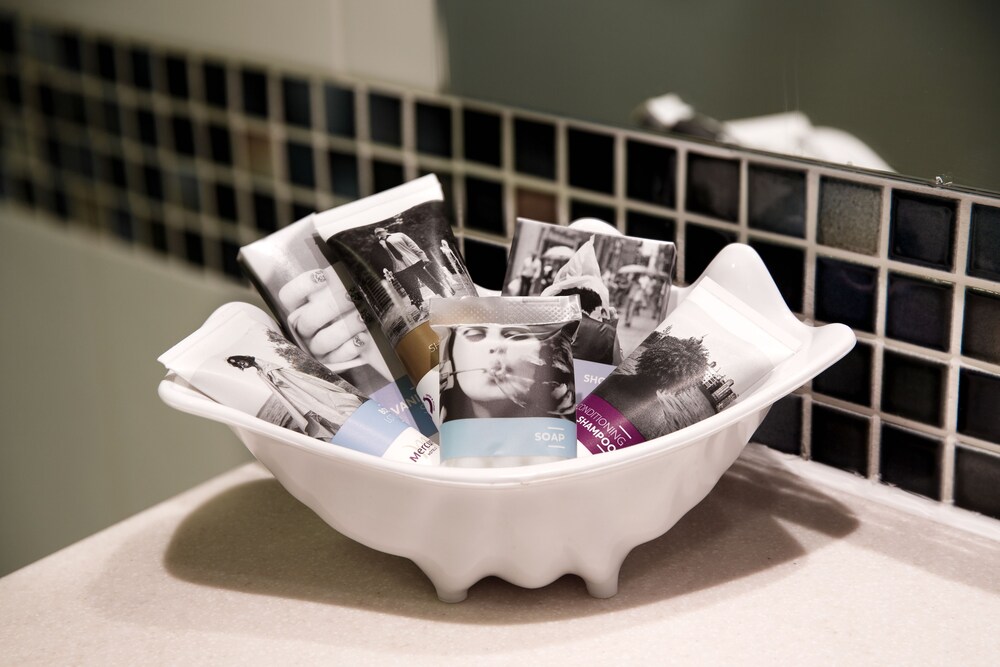 Bathroom amenities, Mercure Livingston Hotel