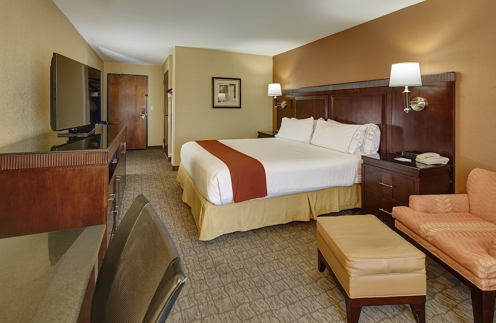 Holiday Inn Express Hotel & Suites San Diego-Sorrento Valley, an IHG Hotel