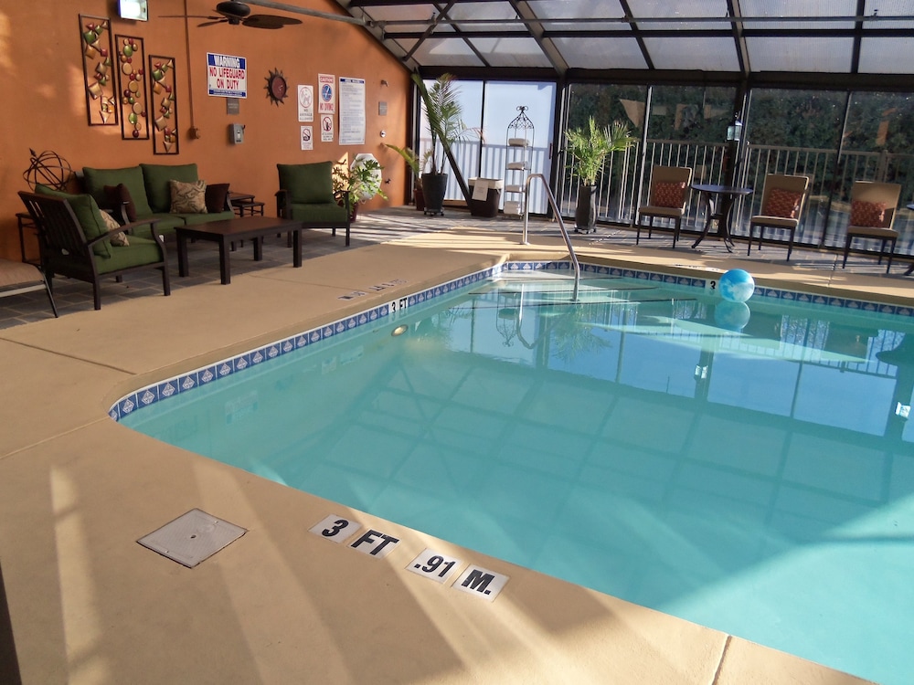 Holiday Inn Express Hotel & Suites SANFORD, an IHG Hotel