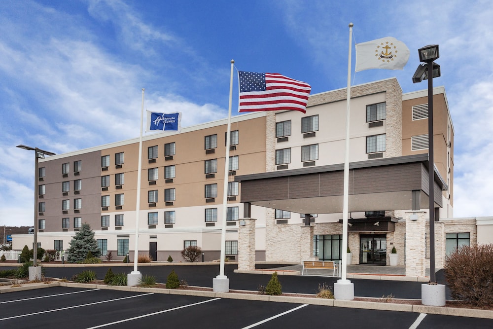Holiday Inn Express Hotel Suites Providence Woonsocket - 