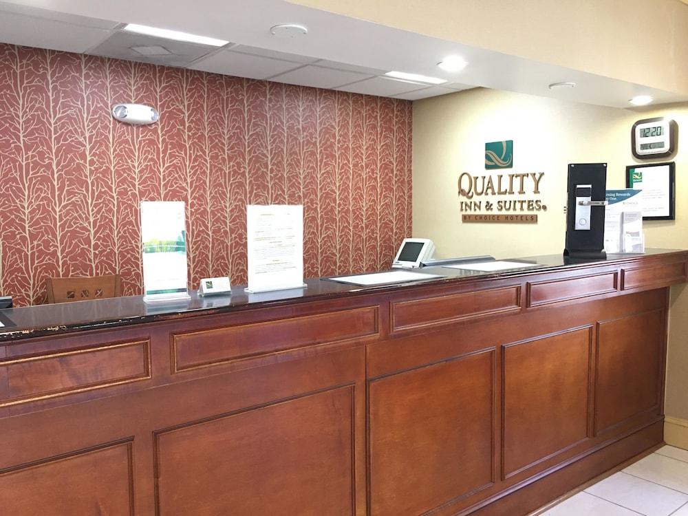 Quality Inn & Suites Hanes Mall