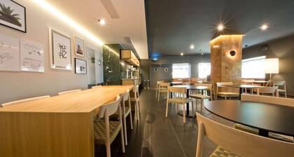 Aparthotel Atenea Valles
