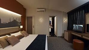 Premium bedding, minibar, in-room safe, iron/ironing board