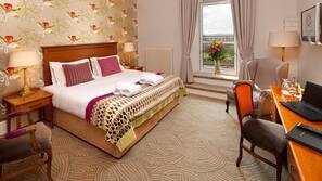 Premium bedding, in-room safe, individually decorated