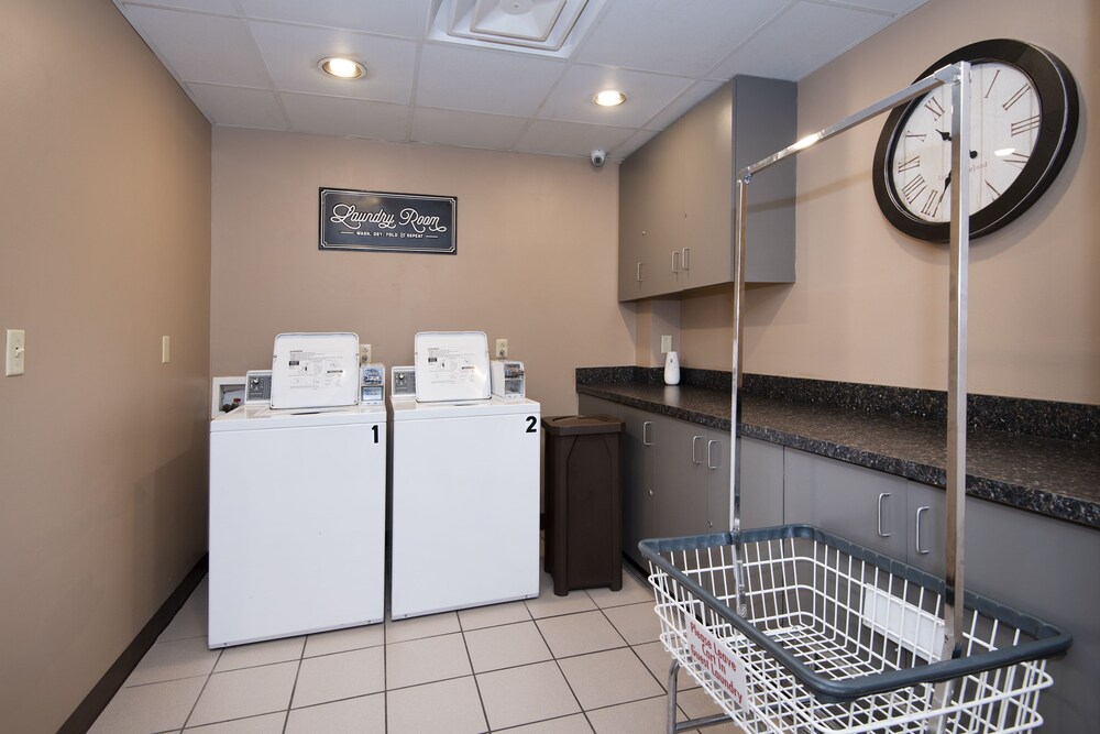 Guest Inn & Suites - Midtown Medical Center