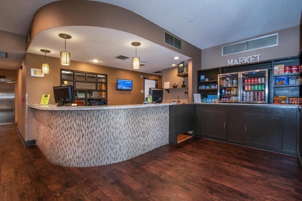 Guest Inn & Suites - Midtown Medical Center