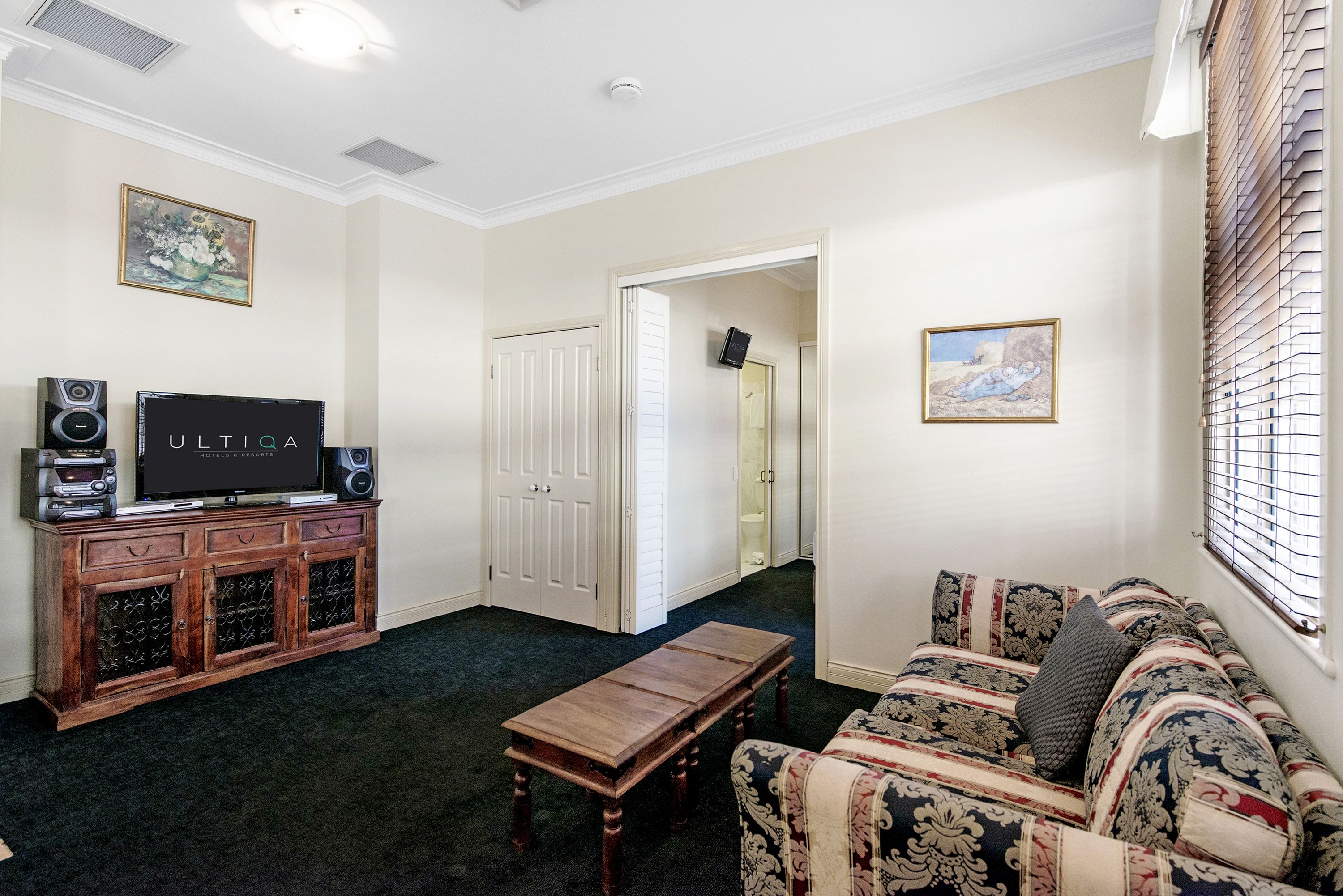 ULTIQA Rothbury Hotel