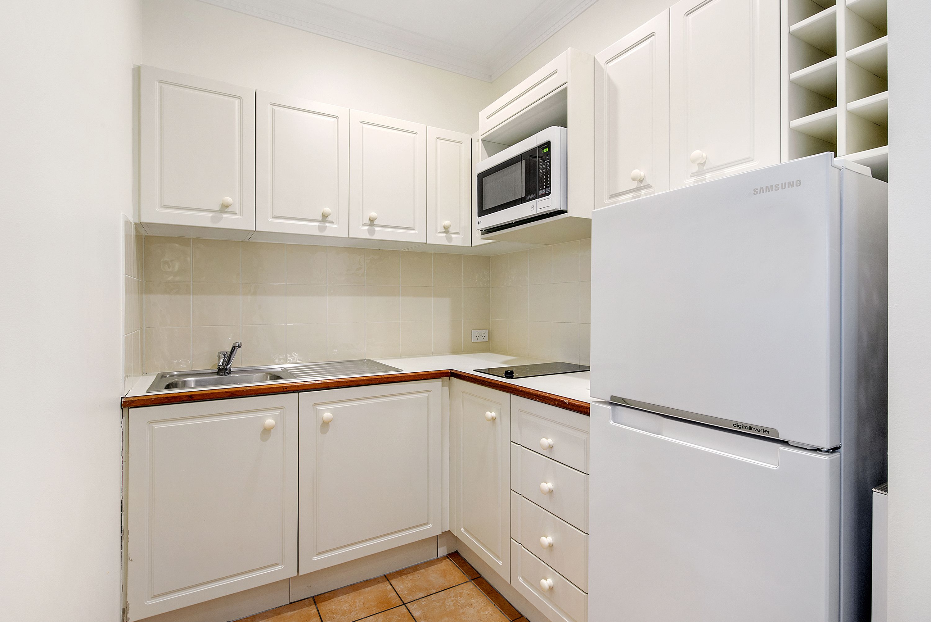 ULTIQA Rothbury Hotel