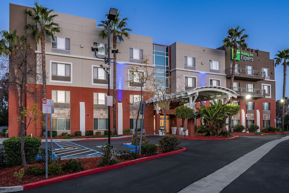 Holiday Inn Express Fremont-Milpitas Central, an IHG Hotel