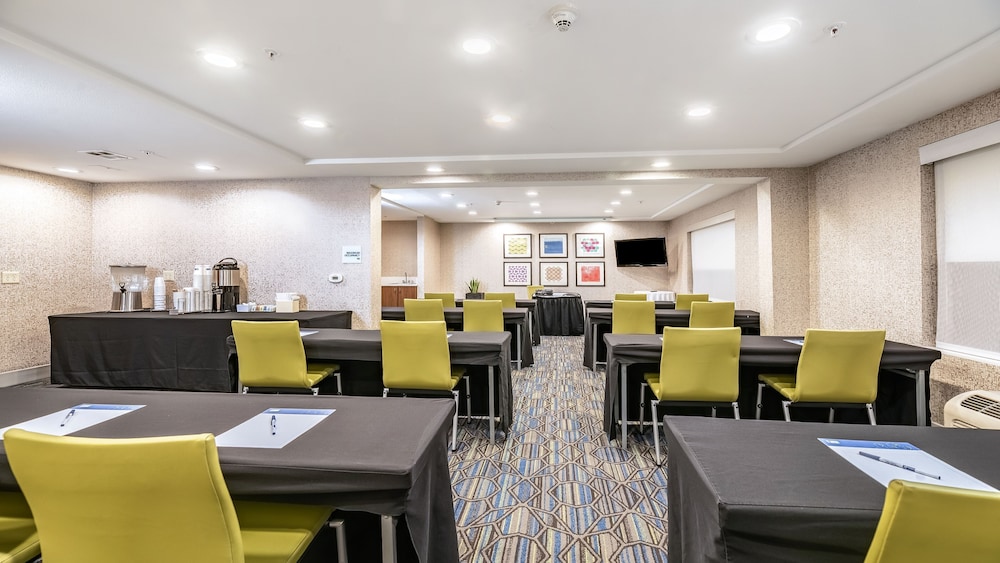 Holiday Inn Express Fremont-Milpitas Central, an IHG Hotel