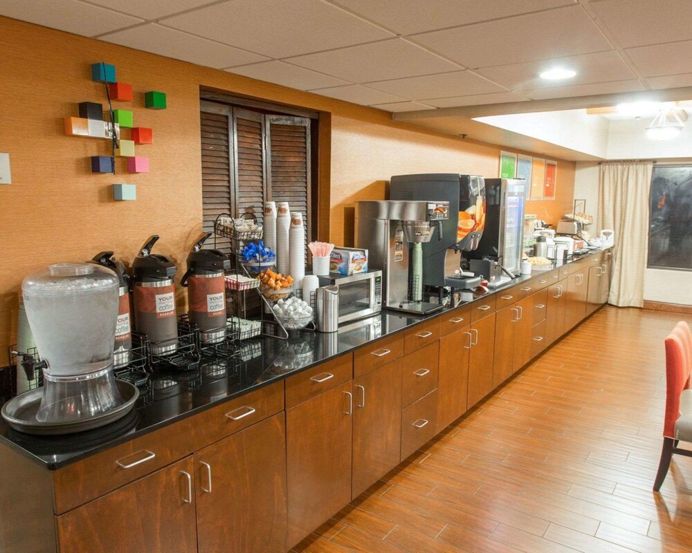 Coffee service, Comfort Inn Hammond