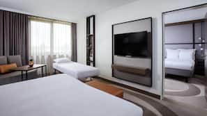 Hypo-allergenic bedding, in-room safe, blackout drapes