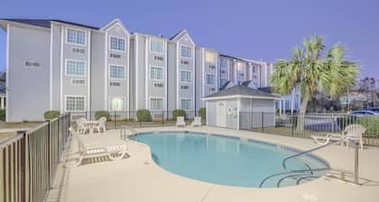 Microtel Inn & Suites by Wyndham Gulf Shores