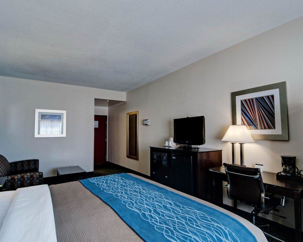 Comfort Inn Mount Airy in Mount Airy Best Rates & Deals on Orbitz