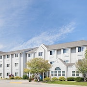 Top 10 Hotels In Mason City Iowa 71 Hotel Deals On Expedia Microtel Inn Suites By Wyndham Clear Lake