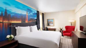 Minibar, in-room safe, desk, iron/ironing board