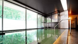 Bathtub Spa Dalam Ruangan