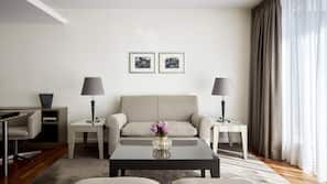 Premium bedding, minibar, in-room safe, desk