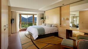 Hypo-allergenic bedding, minibar, in-room safe, iron/ironing board