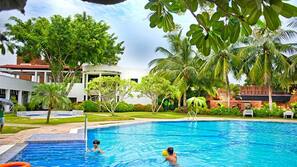 Piscina all'aperto