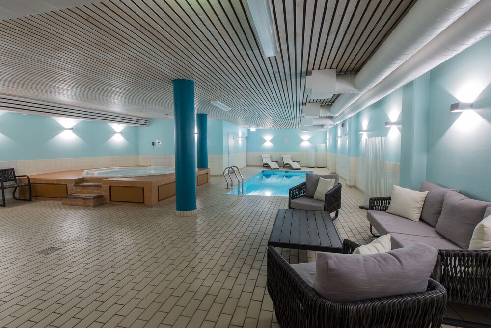 Indoor pool, Quality Hotel Royal Corner