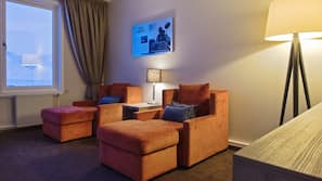 Desk, laptop workspace, blackout drapes, free cribs/infant beds