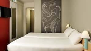 Premium bedding, desk, blackout drapes, soundproofing