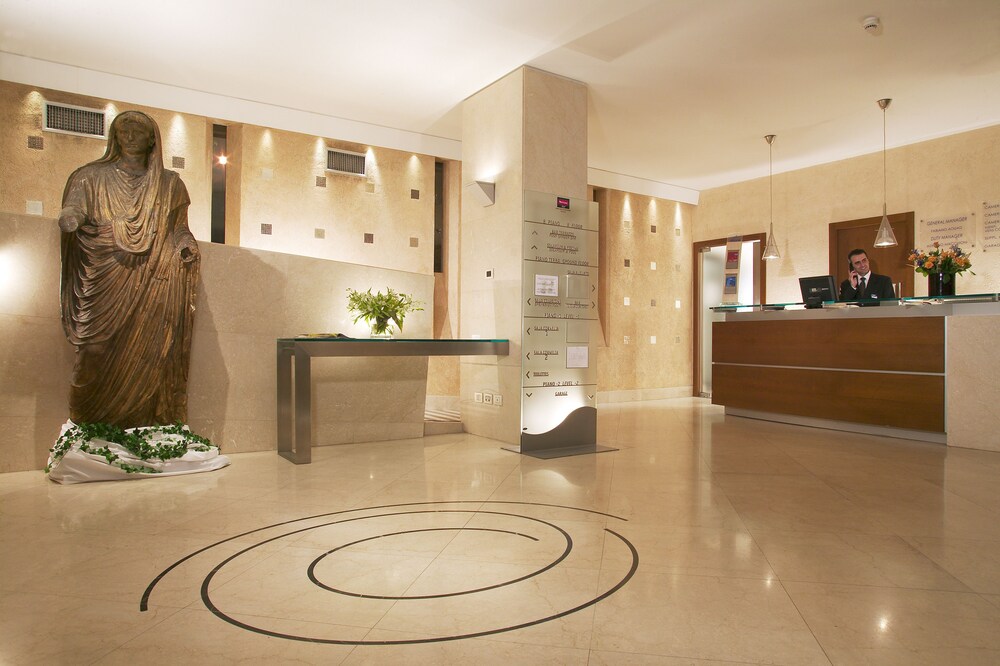 Mercure roma centro colosseo: 2018 room prices 120, deals & reviews ... Hotel delta colosseo