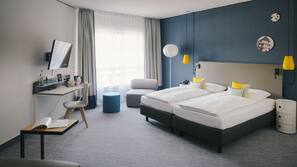 Allergikerbettwaren, Schreibtisch, Bügeleisen/Bügelbrett