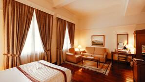 Minibar, in-room safe, desk, blackout drapes