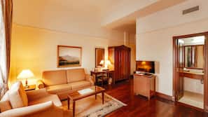 Minibar, in-room safe, desk, blackout drapes