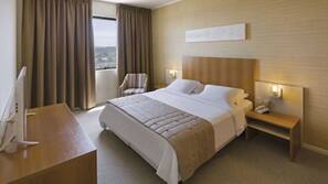 Frigobar, cofres nos quartos, cortinas blackout, Wi-Fi de cortesia