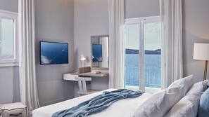 In-room safe, individually decorated, individually furnished, desk